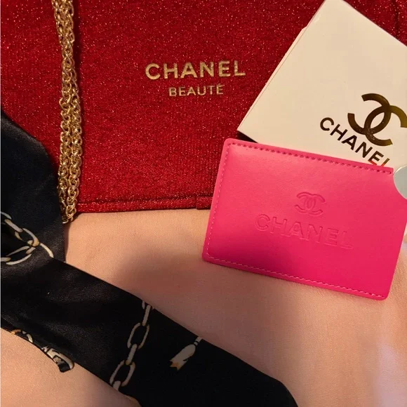 Chanel Beauté Red purse VIP gifts with purchase BUNDLE!!!! - Picture 7 of 16